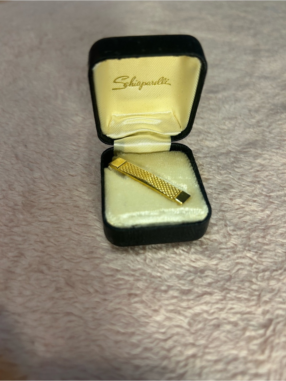 Rare Classic Vintage 1960 Schiaparelli tie pin. Gold tone, beautiful like new.